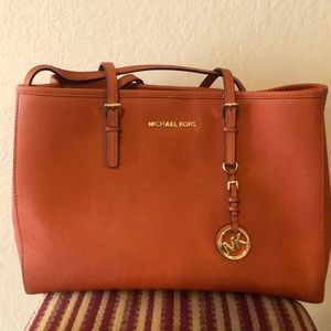 EUC Michael Kors Medium Leather Tote